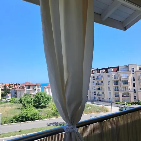 Small Sea Sunrise Апартамент